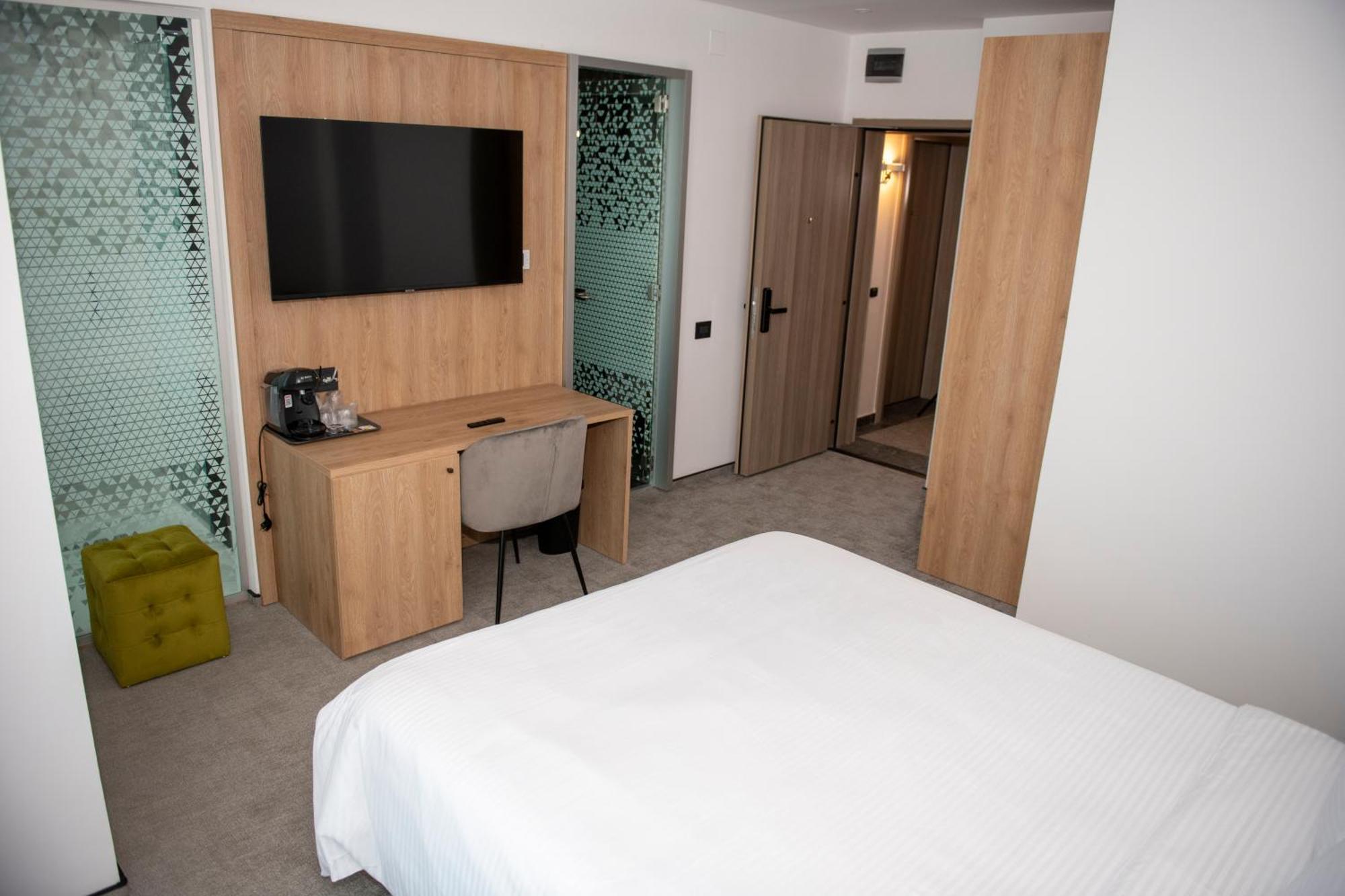 Cm111Apparthotel Bukarest Exteriör bild